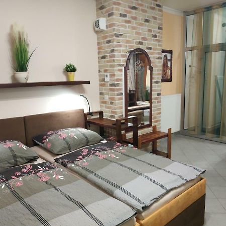 Apartman Holandska 120 Beroun بيرون المظهر الخارجي الصورة