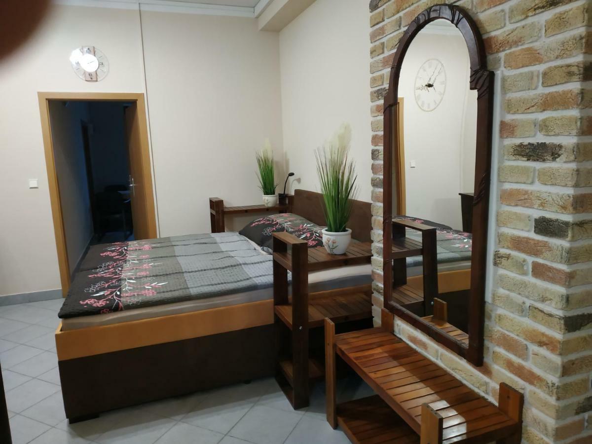 Apartman Holandska 120 Beroun بيرون المظهر الخارجي الصورة