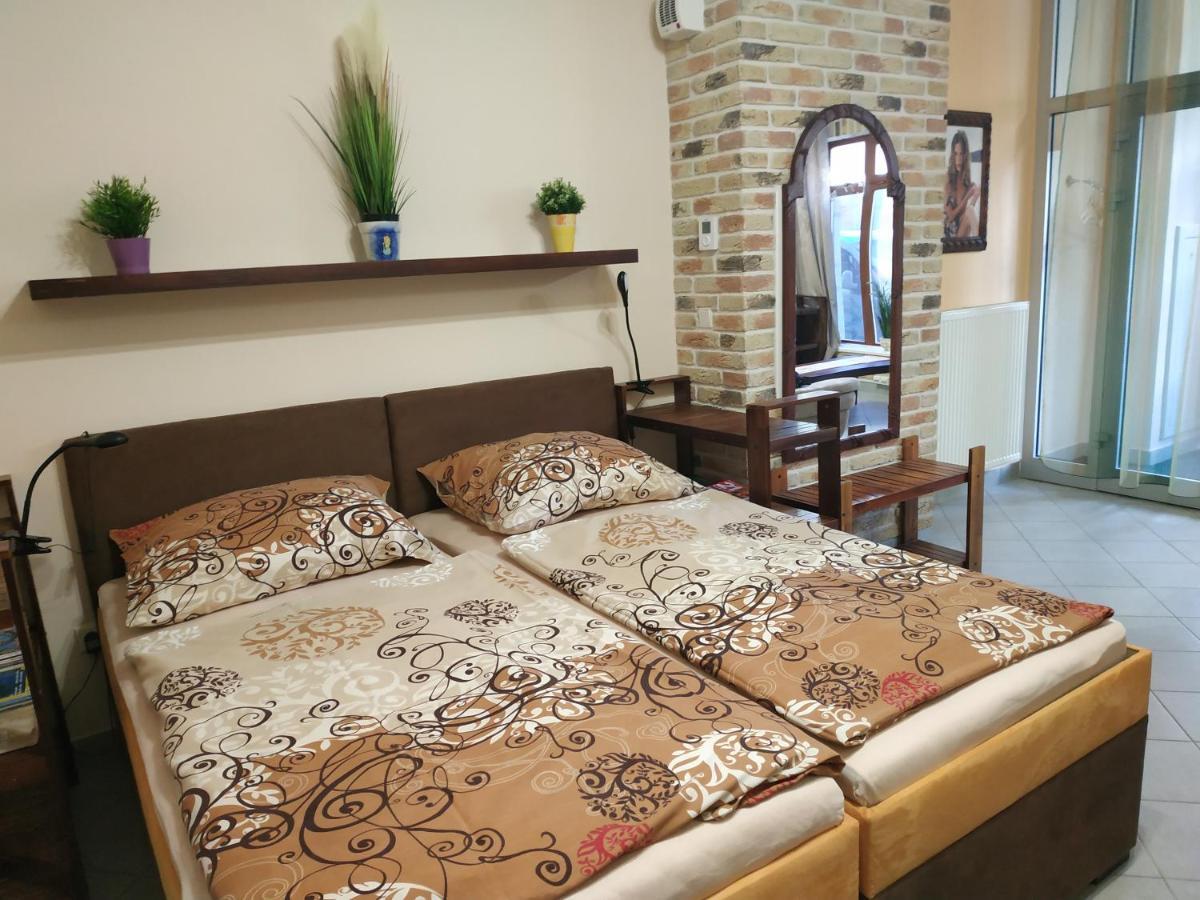 Apartman Holandska 120 Beroun بيرون المظهر الخارجي الصورة